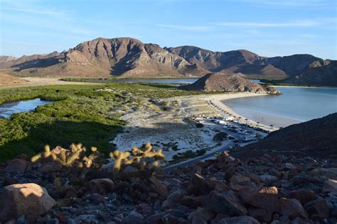  Die Geschichte von Gugur Baja – Eine Reise durch Liebe, Verrat und die Macht der Natur!